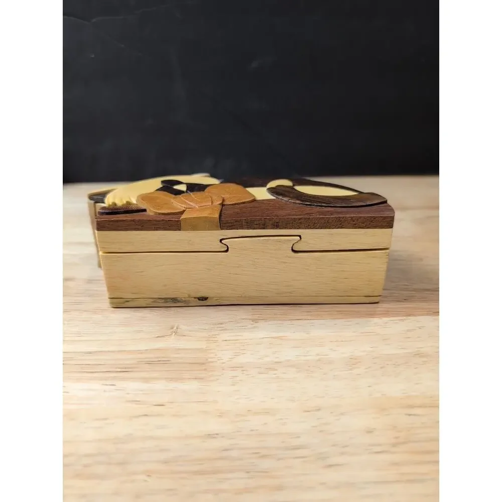 Sleeping Kitten CARVER DANS handcrafted Cat‎ Solid Wood Puzzle Trinket Box